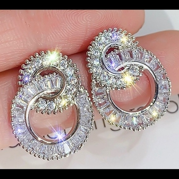 DOUBLE HOOP EARRINGS - Picture 2 of 5